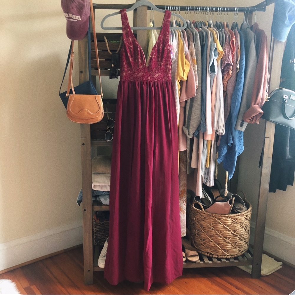 ❌SOLD❌ Lulu’s Lace Bodice Formal Dress/Gown (XS)